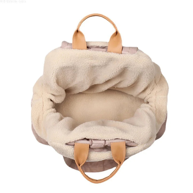 Trendy transport bag for dogs with faux fur interior