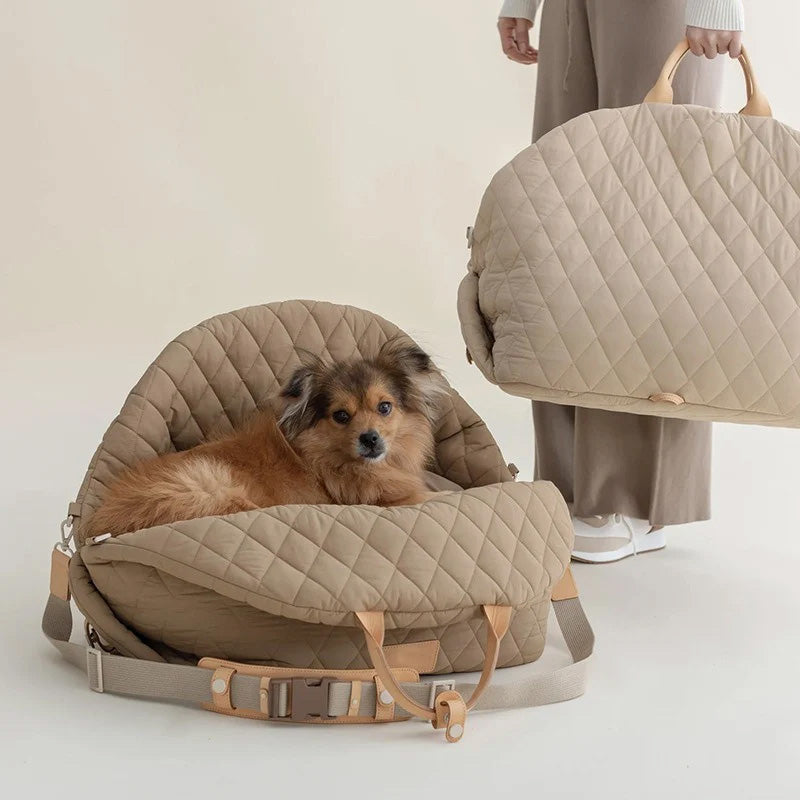 2-in-1 quilted dog bag that turns into a comfortable car bed in water-repellent nylon